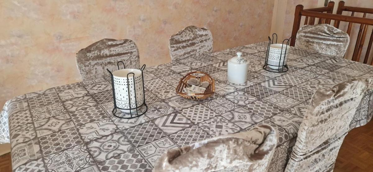 Appartement 120 M² Duplex Coeur Historique Au Calme Le Puy-en-Velay Exterior foto